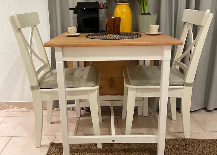 Centrally Located At Station Apartment Dusseldorf